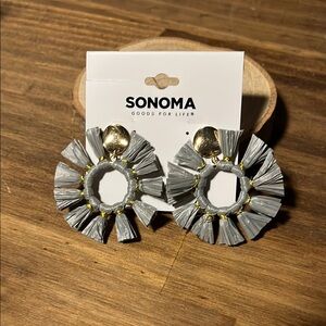 Sonoma Gray Raffia and Gold Drop Earrings